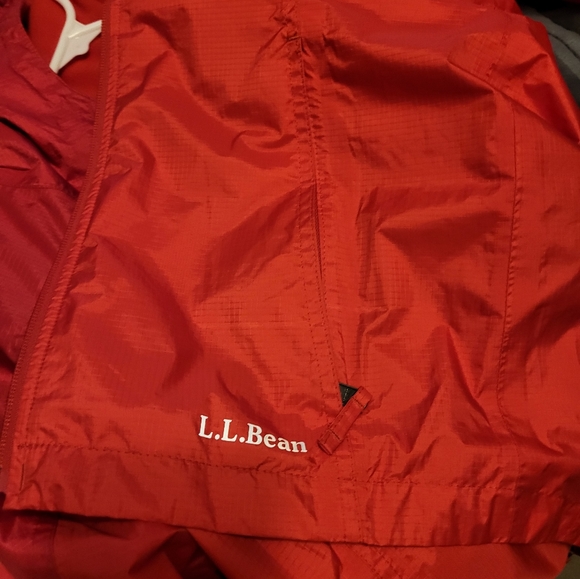 LL BEAN Sz 10-12 Red Coat/Jacket w/Hood Great Gently Used Condition - Picture 8 of 9